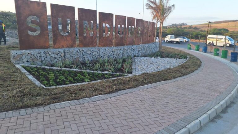 Mandeni Local Municipality : Design and Beautification of sundumbili intersection